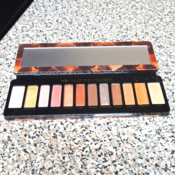 NIB  Urban Decay Naked Reloaded Eyeshadow Palette - Picture 1 of 8